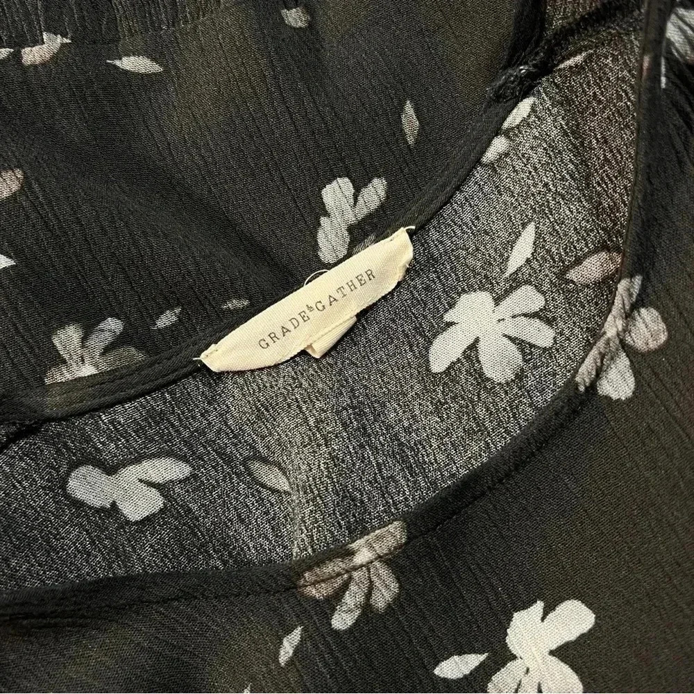 Grade&Gather | Cropped Floral Babydoll Peplum Blouse - Picture 7 of 9